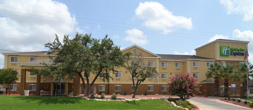Quality Inn & Suites Airport North - Stone Oak San Antonio Bagian luar foto