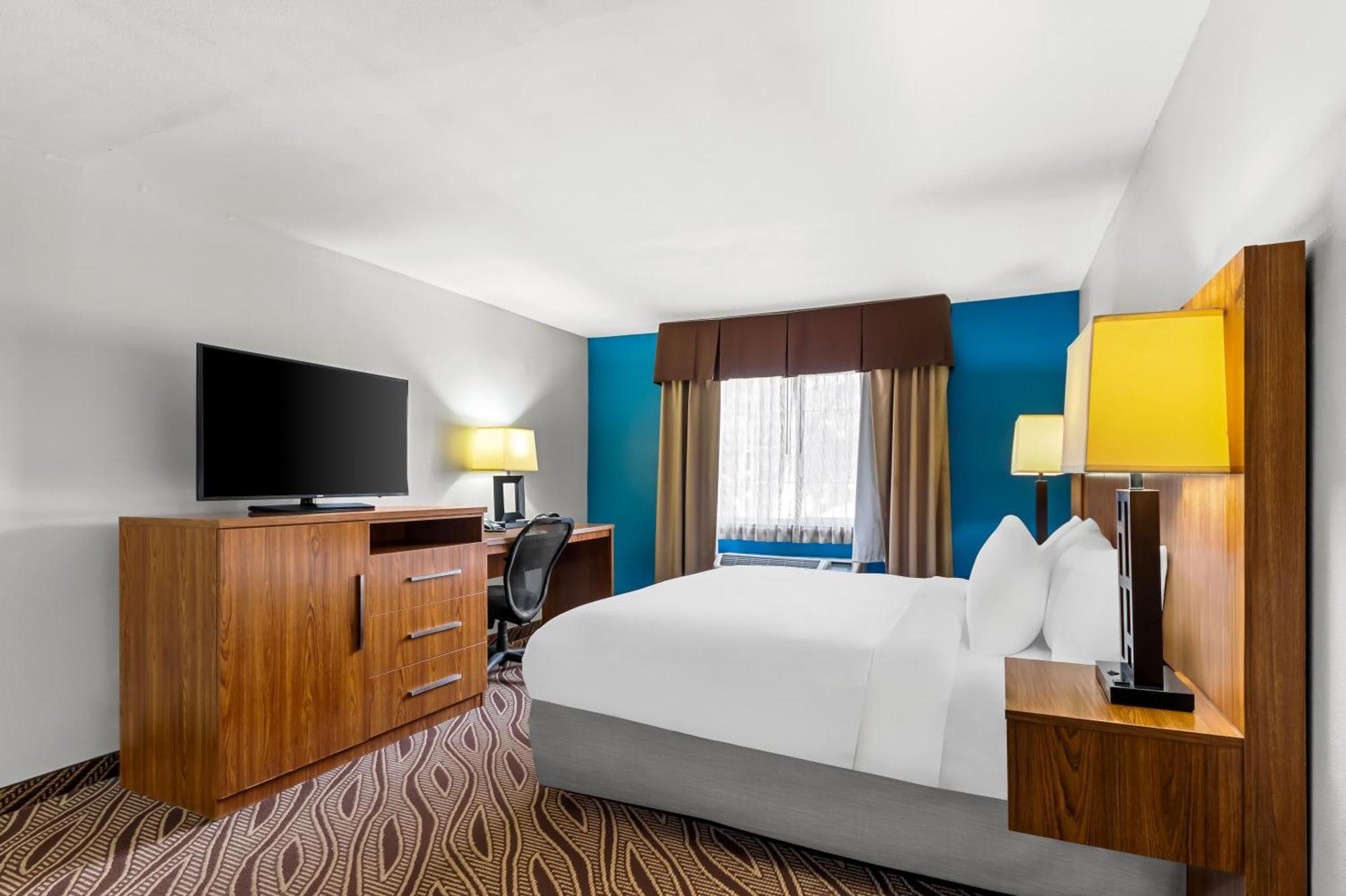Quality Inn & Suites Airport North - Stone Oak San Antonio Bagian luar foto