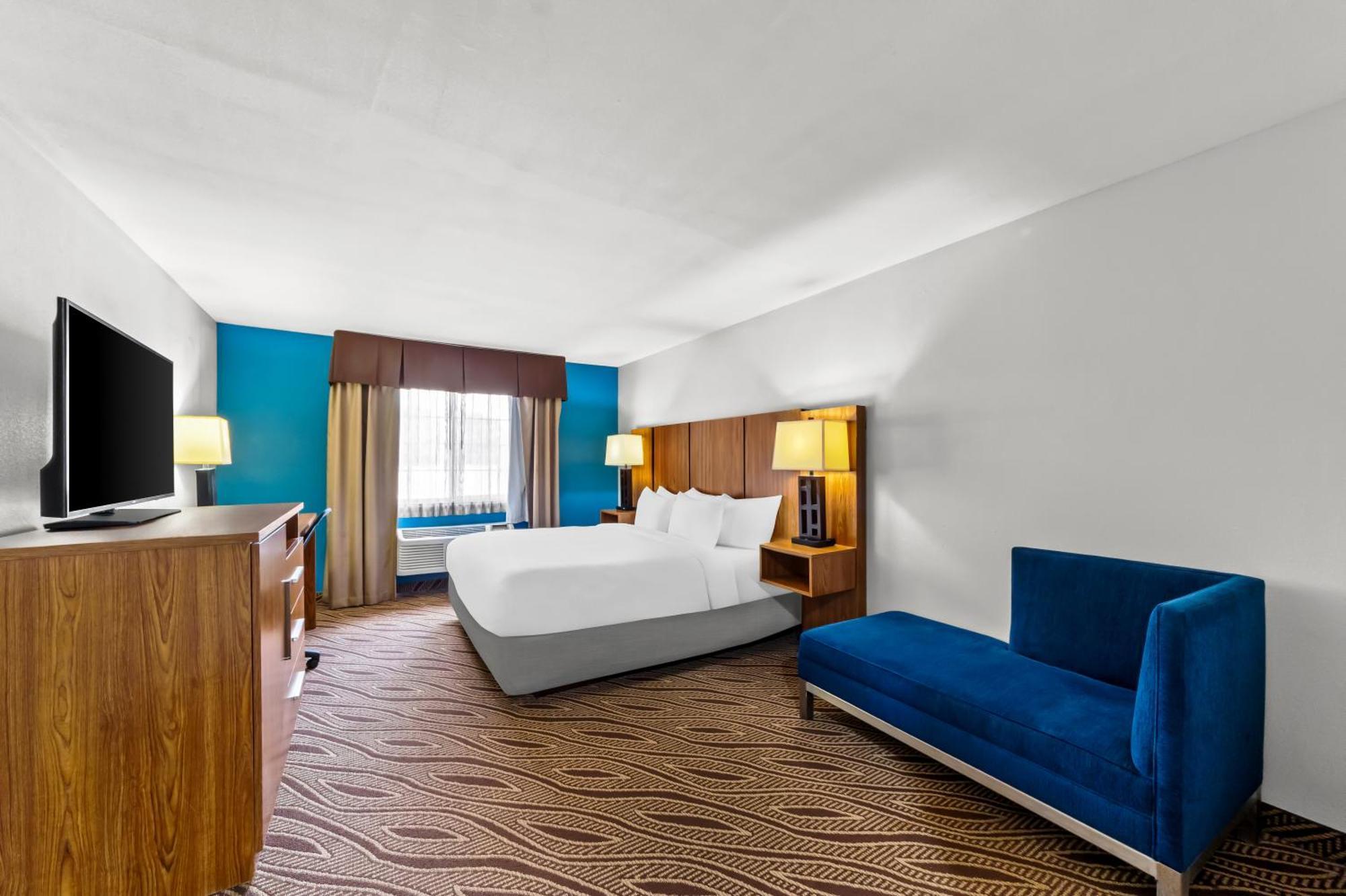 Quality Inn & Suites Airport North - Stone Oak San Antonio Bagian luar foto
